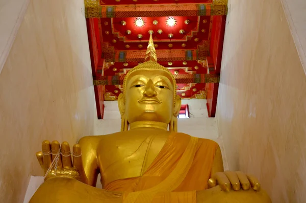 Buddha statue at Wat Pa Lelai Worawihan — Stock Photo, Image