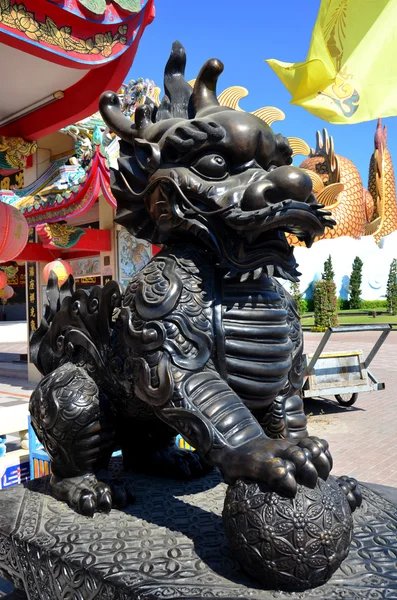 Licorne à tête de dragon appelée qilin ou statue de kylin — Photo