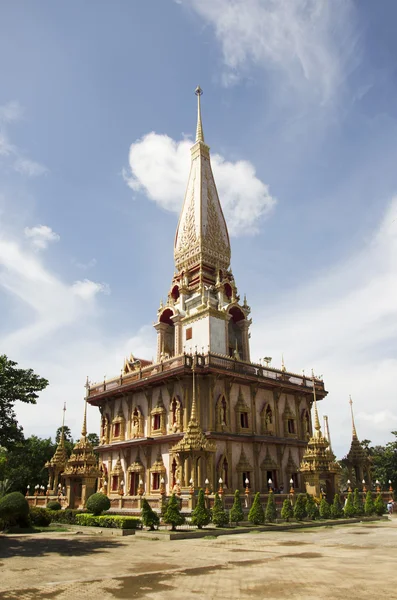 Wat Chalong lub świątyni Wat Chaiyathararam w Phuket, Tajlandia. — Zdjęcie stockowe