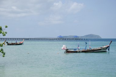 Evenin içinde balıkçılık için ahşap balıkçılık tekne yüzen ve Dur bekle