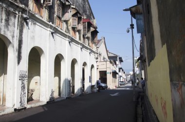 İnsanlar ve gezgin yürümek ve Georgetown c eski binasında ziyaret