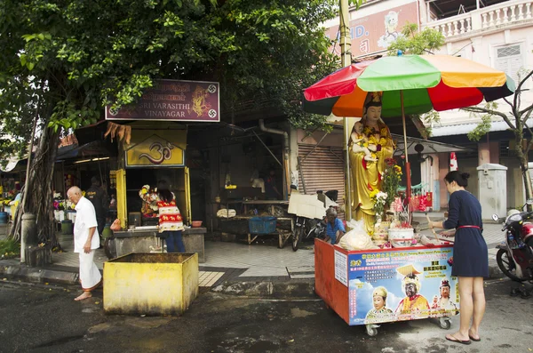 Povo malaio ritual e pagar respeito a Deus em hindu e queixo — Fotografia de Stock