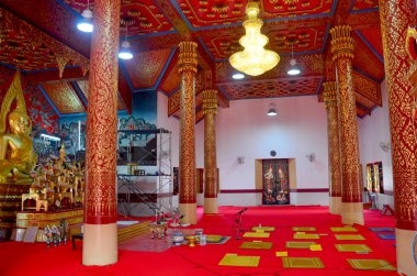 Altın Buda görüntü heykel Phra ki Choeng Chum Tapınağı