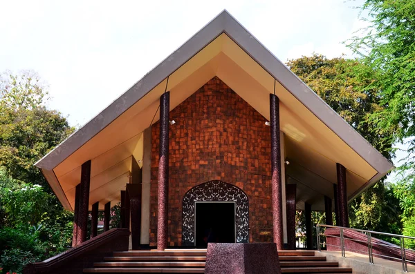 Hermoso edificio del templo de Luang Poo Mun Bhuridatta — Foto de Stock