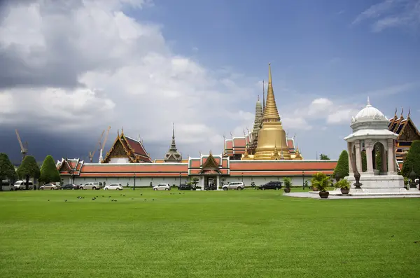 Wat Phra Kaew Temple of the Emerald Buddha or Wat Phra Si Rattan — Stock Photo, Image