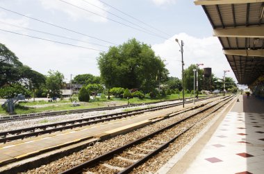 Yolcu Tay insanlar bekleyin ve Phuttalung l tren bilet satın