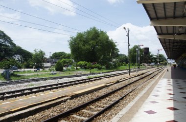 Yolcu Tay insanlar bekleyin ve Phuttalung l tren bilet satın