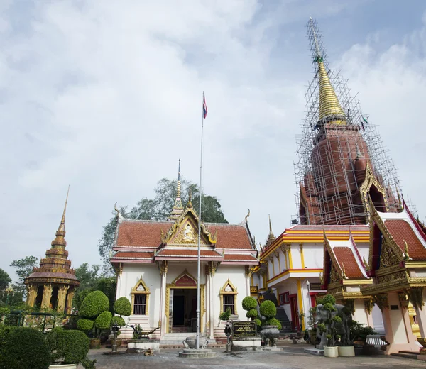 Wat Chang Hai Ratburanaram för människor besöka och be Luang Pu Th — Stockfoto