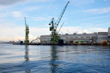 Denizaltı ve gemi inşa veya Ko denizde tersanelerinde dock
