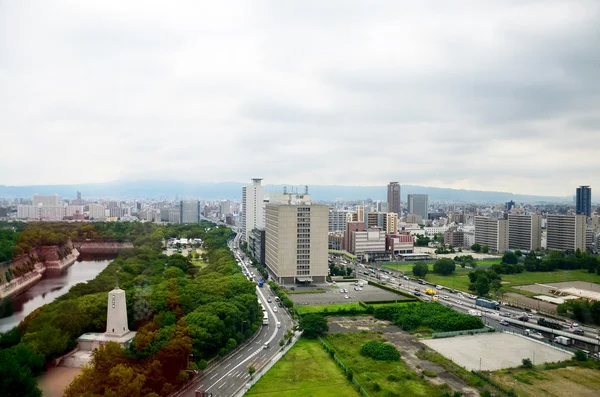 Vista aérea paisagem urbana da cidade de Osaka em torno do castelo de Osaka — Fotografia de Stock