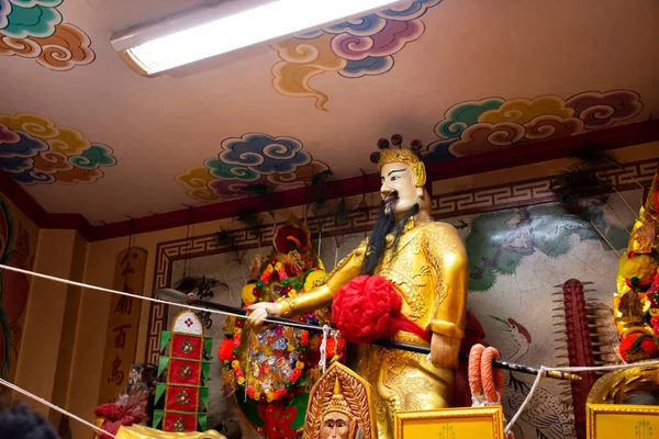 Тайцы Иностранные Путешественники Посещают Храм Махам Ват Сан Чао Городе — стоковое фото