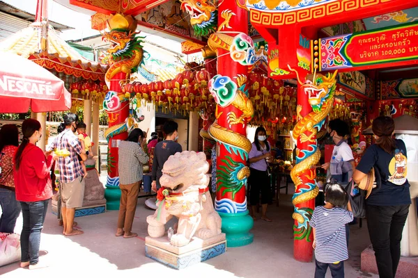 Los Tailandeses Los Viajeros Extranjeros Visitan Templo Makham Wat San —  Fotos de Stock