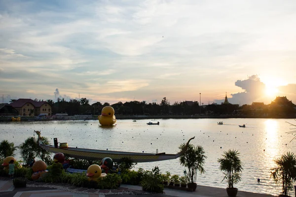 View Cityscape Udonthani City Landscape Yellow Duck Rubber Doll Pond — Stock Photo, Image