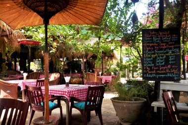 Burma halkı ve yabancı gezginler için yerel restoran ve kafe kafe 2 Haziran 2015 