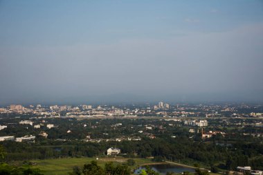 Mae Hia şehrinin hava manzarası ve Wat Phra 'dan Chiang Mai, Tayland' da bulunan Doi Kham veya Altın Dağ Tapınağı 'nın başkenti.