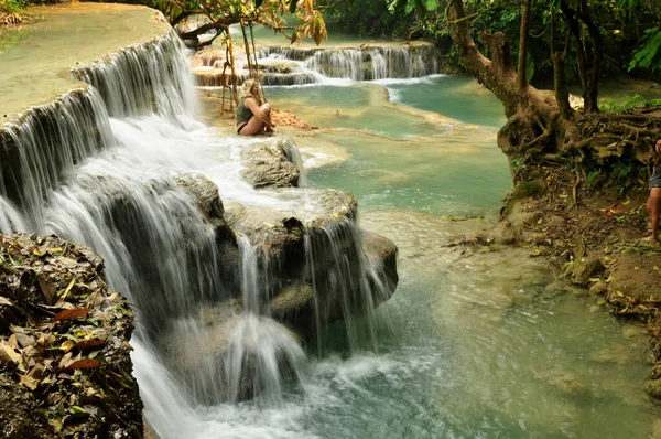 Los Laosianos Los Viajeros Extranjeros Viajan Visitar Jugar Piscina Aguas — Foto de Stock