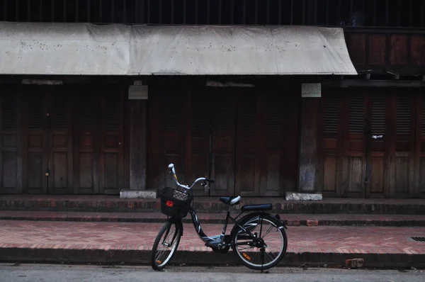 Laotion People Foreign Travelers Travel Visit Stop Bike Antique Vintage — Fotografia de Stock