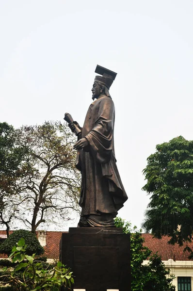 Große Bronzeskulptur Des Kaisers Thai Aus Der Dynastie Von Vietnam — Stockfoto