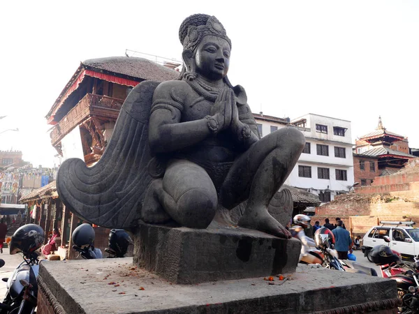 Szobrászat Faragás Figura Istenség Angyal Őrzője Nepalese Emberek Külföldi Utazók — Stock Fotó