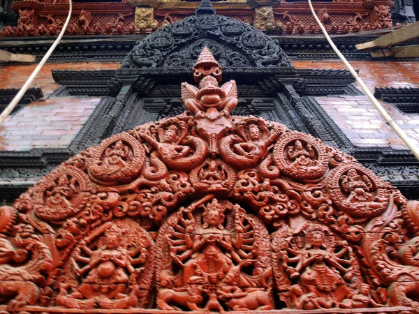 Beeldhouwkunst Houtsnijwerk Godheid Engel Beschermer Voor Nepalese Mensen Buitenlandse Reizigers — Stockfoto