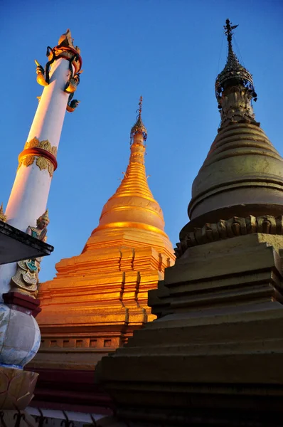 Таунг Пхэ Золотая Ступа Чеди Пагода Пагода Пайя Храм Бирманцев — стоковое фото