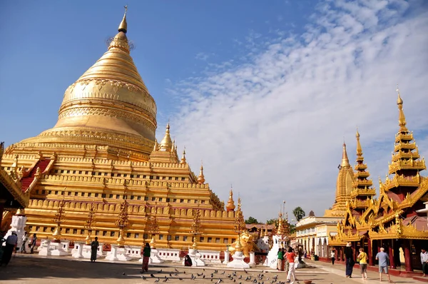 Shwezigon Пагода Пагода Бирманского Храма Бирманского Народа Иностранных Путешественников Посетить — стоковое фото