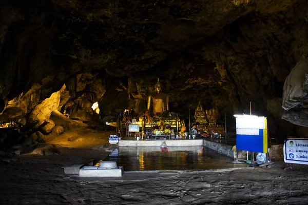 Estátua Buda Caverna Pedra Tham Krasae Para Pessoas Tailandesas Viajantes — Fotografia de Stock