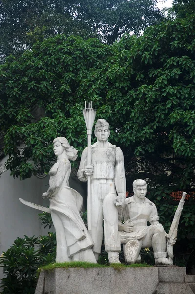 Stenskulptur Snida Krigare Hjälte Staty Monument Tuong Dai Quyet Park — Stockfoto