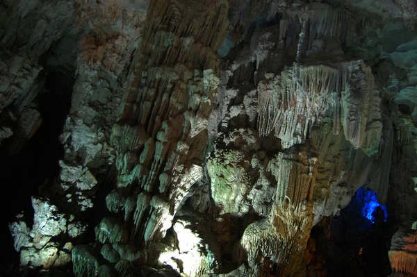Thien Cung Celestial Palácio Caverna Mais Bela Caverna Seca Primitiva — Fotografia de Stock