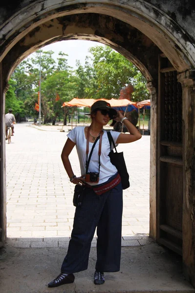 Reiziger Thai Vrouwen Reizen Bezoek Portret Poseren Voor Foto Maken — Stockfoto