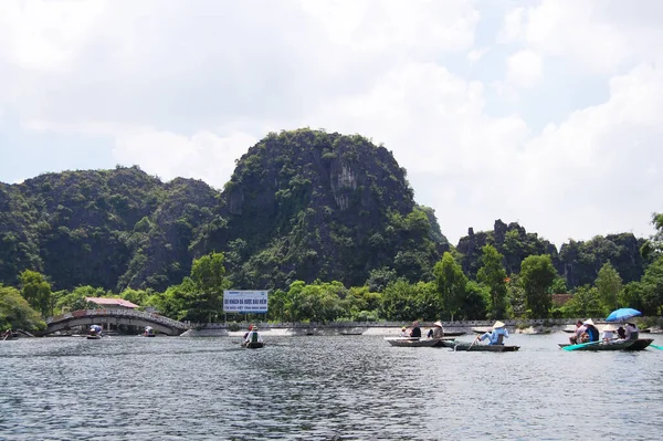 Les Vietnamiens Les Voyageurs Étrangers Voyagent Visite Excursion Bateau Tam — Photo