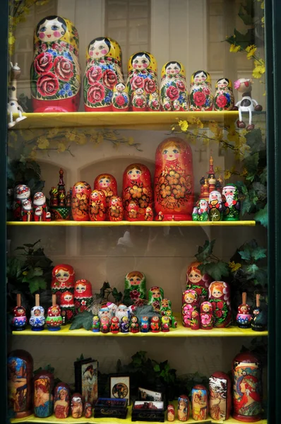 Bonecas Madeira Matryoshka Armário Vitrine Vidro Lembranças Locais Presentes Loja — Fotografia de Stock