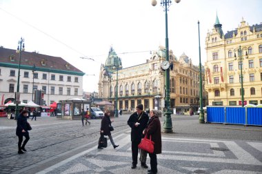 Çek Cumhuriyeti Praha şehrinin Praha kentindeki Praha kentinin eski kasabasındaki belediye binası yakınlarındaki V Celnici caddesindeki gezginler ve Çekoslovakya halkı 11 Kasım 2016 