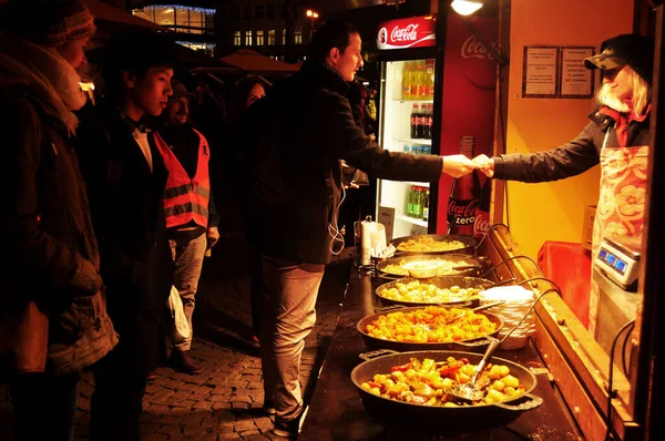 Chef Vendor Cooking Local Street Food Stile Ceco Negozio Falchi — Foto Stock