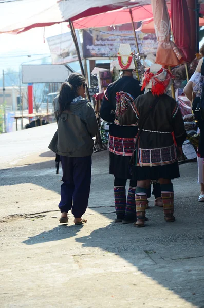 Akha tribe selling product an indigenous at hill of Doi Mae Salong (Mountain) — Stock Photo, Image