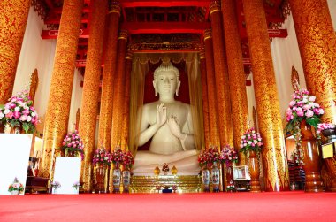 Buda heykeli Wat Khua Khrae tapınağın Chiang Rai, Tayland