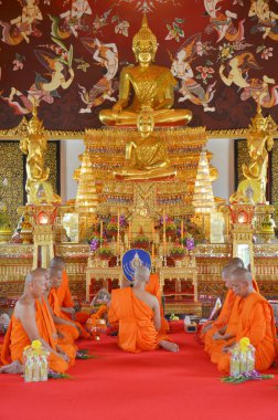 Bir keşiş töreni koordinasyon