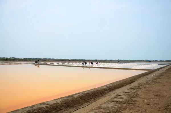 Producción de sal o estanque de evaporación de sal — Foto de Stock