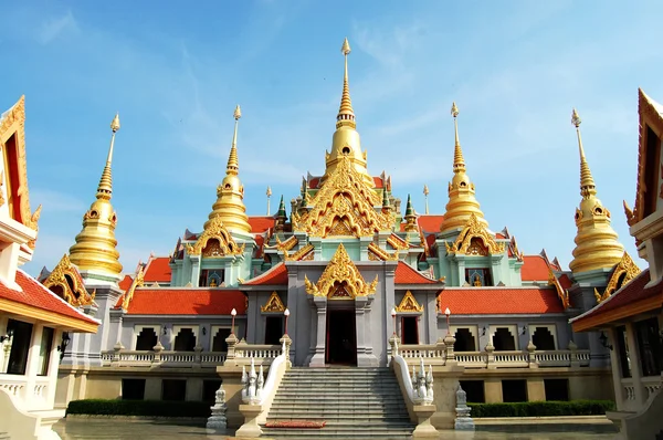 Wat Phra Mahathat chedi Pakdee Prakard. — Φωτογραφία Αρχείου