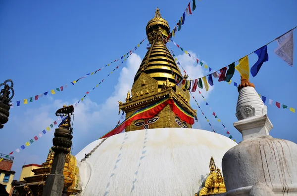 Swayambhunath tapınak veya Buda'nın gözleri ile maymun Tapınağı — Stok fotoğraf