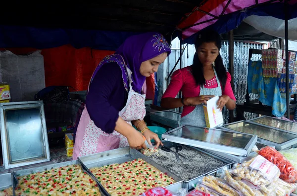 Burmese people sale snack myanmar style — Stock Photo, Image