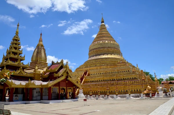 Пагода Швецигон или Швецигон-пайя в Багане, Мьянма — стоковое фото