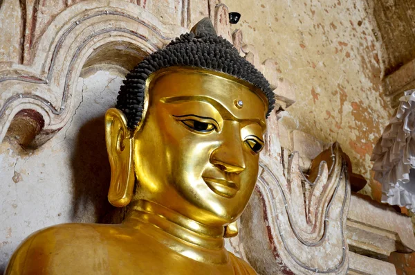 Buddha statue image at Htilominlo Temple — Stock Photo, Image