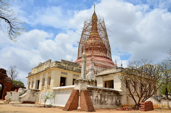Renovierung der Pagode in der antiken Stadt in Bagan — Stockfoto
