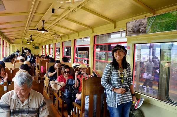 Podróżny w Sagano Scenic Railway — Zdjęcie stockowe