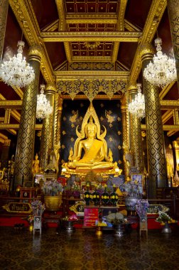 Tay insanlar Buda heykeli adı Phra phuttha chinnarat, dua