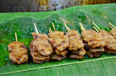 Domuz eti Tay tarzında ateş