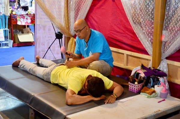 Tay Tay Masaj Tok-Sen ya da masaj çekiç can alıcı nokta insanlar