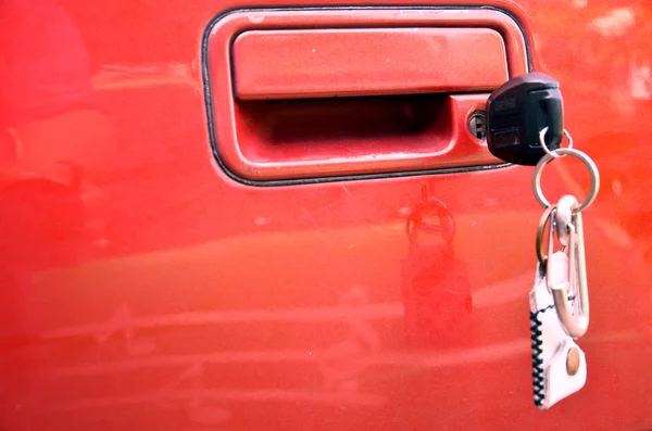 Araba kilidi anahtarı