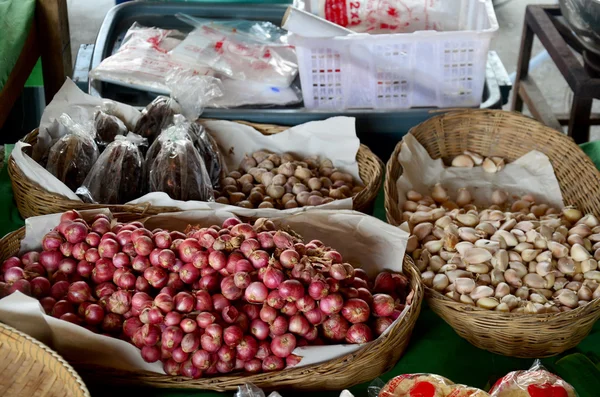 Produits de la verrerie ou des légumes et fruits — Photo